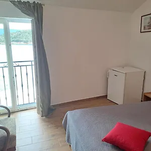 Bed & Breakfast Sobe Mamalu, Valun